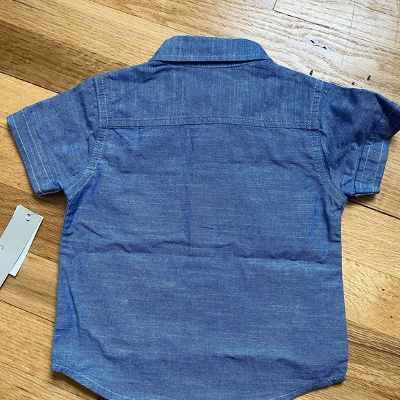 NWT: Calvin Klein Jeans Denim color Button up short sleeve shirt - Picture 2 of 5